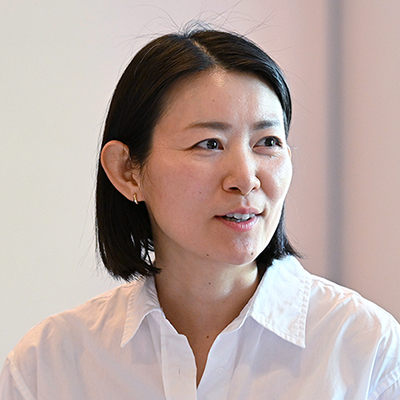 仲 暁子